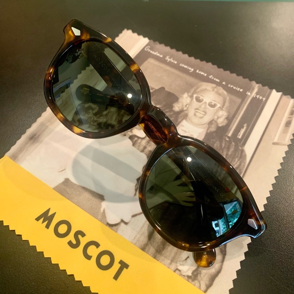 MOSCOT ORIGINALS NYC LEMTOSH 
Tortoise 46mm Round Sunglasses with G-15 Lenses. 